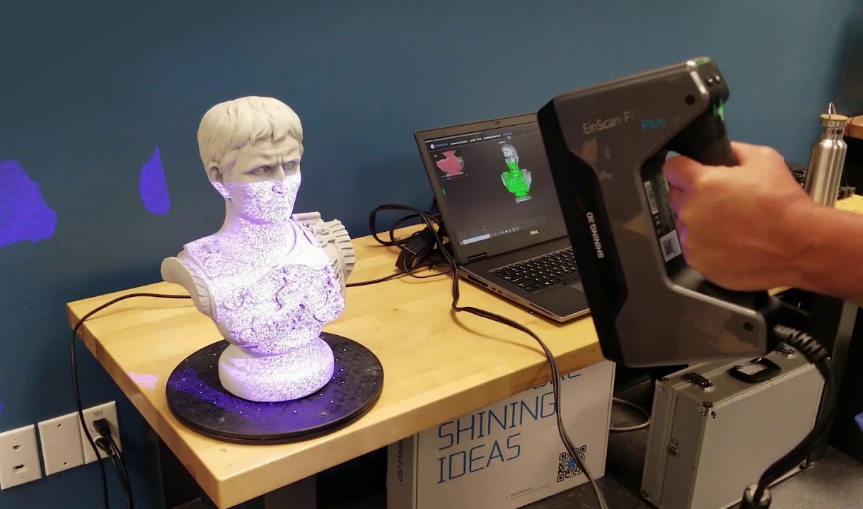 picture of a bust being scanned for 3D printing